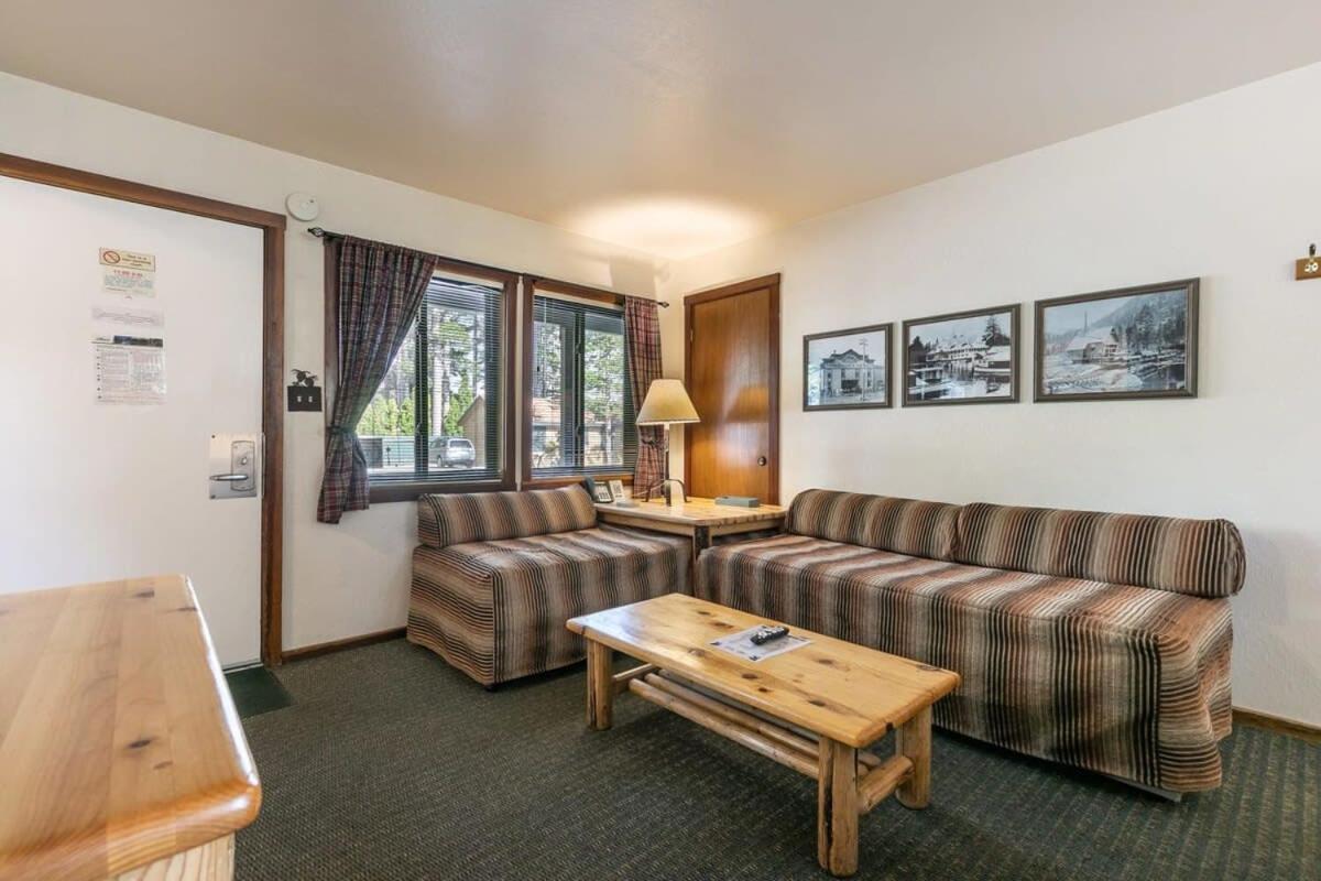 Lakeside Studio Steps From The Beach タホ・ビスタ エクステリア 写真